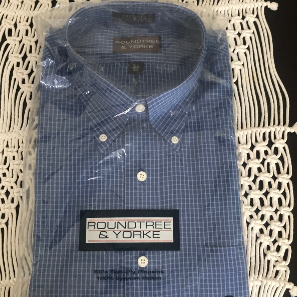 Men’s NET dress shirt.